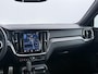 Volvo V60 2.0 T6 Plug-in hybrid AWD R-Design | SoH 95,7% | Long Range | Panoramadak | Trekhaak | H&K | Camera!
