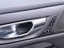 Volvo V60 2.0 T6 Plug-in hybrid AWD R-Design | SoH 95,7% | Long Range | Panoramadak | Trekhaak | H&K | Camera!