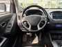 Hyundai ix35 1.6i GDI Go! / NL-Auto / Trekhaak / Half-Leder / Stoelverwarming Voor+Achter / Cruise-Control / Climate-Control / Radio-Bluetooth / Navi / Privacy-Glass / Elektr.-Pakket / PDC-Achter met Camera / LMV 17'' / All-Season / ENZ.