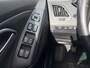 Hyundai ix35 1.6i GDI Go! / NL-Auto / Trekhaak / Half-Leder / Stoelverwarming Voor+Achter / Cruise-Control / Climate-Control / Radio-Bluetooth / Navi / Privacy-Glass / Elektr.-Pakket / PDC-Achter met Camera / LMV 17'' / All-Season / ENZ.
