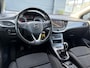 Opel Astra Sports Tourer 1.4 Turbo Online Edition ✓150pk✓2e Eigenaar✓Camera✓Carplay✓Navi✓Pdc V+A✓Stoelverw✓Stuurverw✓Clima✓Cruise✓Lm velgen✓6 Bak✓Comfortstoelen✓Dealer Onderhouden✓N.A.P✓Bj 12-2018✓Apk tot 01-2027