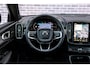 Volvo EX40 Single Motor Extended Range Ultra 82 kWh Black Edition | Getint glas | Nubuck | Panoramadak | Harman/Kardon | Stoelverwarming voor + achter | Keyless | 20" Velgen |