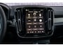 Volvo EX40 Single Motor Extended Range Ultra 82 kWh Black Edition | Getint glas | Nubuck | Panoramadak | Harman/Kardon | Stoelverwarming voor + achter | Keyless | 20" Velgen |