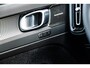 Volvo EX40 Single Motor Extended Range Ultra 82 kWh Black Edition | Getint glas | Nubuck | Panoramadak | Harman/Kardon | Stoelverwarming voor + achter | Keyless | 20" Velgen |
