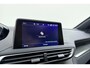 Peugeot 3008 1.2 130pk GT Line | Panoramisch schuifdak | Lage kilometerstand | Navigatie | DAB+ | Apple Carplay/Android Auto | LichtMetaal 19inch