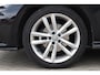 Volkswagen Polo 1.0 TSI Highline 115PK / 85kW DSG, 1e eigenaar, nieuw door ons geleverd en onderhouden, R-Line in- en exterieur, LED verlichting, achteruitrijcamera (Rear View), 17" 'Sebring' LMV, digital cockpit pro, parkeersensoren voor en achter (PDC), privacy glas, Executive pakket (navigatie, DAB+, Apple Carplay & Android Auto), licht- en zicht pakket, elektrisch verstel-, verwarm- en inklapbare buitenspiegels (Spiegel pakket) etc.