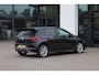 Volkswagen Polo 1.0 TSI Highline 115PK / 85kW DSG, 1e eigenaar, nieuw door ons geleverd en onderhouden, R-Line in- en exterieur, LED verlichting, achteruitrijcamera (Rear View), 17" 'Sebring' LMV, digital cockpit pro, parkeersensoren voor en achter (PDC), privacy glas, Executive pakket (navigatie, DAB+, Apple Carplay & Android Auto), licht- en zicht pakket, elektrisch verstel-, verwarm- en inklapbare buitenspiegels (Spiegel pakket) etc.