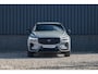 Volvo XC60 2.0 T6 Plug-in hybrid AWD Plus Black Edition Long Range | Facelift | Zwenkbare trekhaak | Panoramadak | Memory | Blis | Harman Kardon |