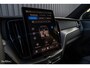 Volvo XC60 2.0 T6 Plug-in hybrid AWD Plus Black Edition Long Range | Facelift | Zwenkbare trekhaak | Panoramadak | Memory | Blis | Harman Kardon |