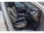 Volvo XC60 2.0 T6 Plug-in hybrid AWD Plus Black Edition Long Range | Facelift | Zwenkbare trekhaak | Panoramadak | Memory | Blis | Harman Kardon |