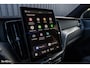 Volvo XC60 2.0 T6 Plug-in hybrid AWD Plus Black Edition Long Range | Facelift | Zwenkbare trekhaak | Panoramadak | Memory | Blis | Harman Kardon |