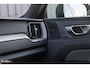 Volvo XC60 2.0 T6 Plug-in hybrid AWD Plus Black Edition Long Range | Facelift | Zwenkbare trekhaak | Panoramadak | Memory | Blis | Harman Kardon |