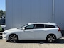 Volvo V60 2.0 T4 Business Sport | R-Design | Nwe. distributie | Adaptive | Schuifdak | Trekhaak