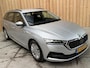 Skoda Octavia Combi 1.0 TSI Ambition Apple CarPlay/Android Auto | Climate & cruise control | LED verlichting | Lichtmetalen velgen | Navigatiesysteem | Parkeersensoren achter | Trekhaak