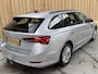 Skoda Octavia Combi 1.0 TSI Ambition Apple CarPlay/Android Auto | Climate & cruise control | LED verlichting | Lichtmetalen velgen | Navigatiesysteem | Parkeersensoren achter | Trekhaak