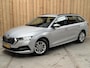Skoda Octavia Combi 1.0 TSI Ambition Apple CarPlay/Android Auto | Climate & cruise control | LED verlichting | Lichtmetalen velgen | Navigatiesysteem | Parkeersensoren achter | Trekhaak