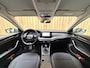 Skoda Octavia Combi 1.0 TSI Ambition Apple CarPlay/Android Auto | Climate & cruise control | LED verlichting | Lichtmetalen velgen | Navigatiesysteem | Parkeersensoren achter | Trekhaak