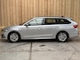 Skoda Octavia Combi 1.0 TSI Ambition Apple CarPlay/Android Auto | Climate & cruise control | LED verlichting | Lichtmetalen velgen | Navigatiesysteem | Parkeersensoren achter | Trekhaak