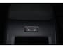 Volvo XC60 T6 Recharge AWD Ultra Dark - Luchtvering - Panorama/schuifdak - IntelliSafe Assist & Surround - 360º Camera - Harman/Kardon audio - Adaptieve LED koplampen - Verwarmde voorstoelen, stuur & achterbank - Parkeersensoren voor & achter - Elektr. bedienb. voorstoelen met geheugen - Head up display - Draadloze tel. lader - Extra getint glas - Inklapbare trekhaak - 20' LMV