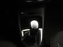 Renault Captur TCe 90 Limited | MediaNav navigatiesysteem met Apple CarPlay & Android Auto | Airco | Lichtmetalen velgen | Privacy Glass | Parkeersensoren achter | Two-tone metaalkleur |