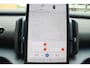 Volvo EX30 P5 Long Range Ultra Europa 69 kWh 45th Anniversary Edition | 5 jaar garantie - (2 jaar extra fabrieksgarantie) | Zwarte Interieur Bekleding | 20 inch lichtmetalen velgen | Getint glas achter | Verwarmde voorstoelen en stuurwiel | Panoramadak | 360 Graden Camera | Premium Audio By Harman Kardon | Draadloze telefoonlader | Pilot Assist | Parkeerassistent |
