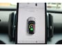 Volvo EX30 P5 Long Range Ultra Europa 69 kWh 45th Anniversary Edition | 5 jaar garantie - (2 jaar extra fabrieksgarantie) | Zwarte Interieur Bekleding | 20 inch lichtmetalen velgen | Getint glas achter | Verwarmde voorstoelen en stuurwiel | Panoramadak | 360 Graden Camera | Premium Audio By Harman Kardon | Draadloze telefoonlader | Pilot Assist | Parkeerassistent |