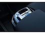 Volvo EX30 P5 Long Range Ultra Europa 69 kWh 45th Anniversary Edition | 5 jaar garantie - (2 jaar extra fabrieksgarantie) | Zwarte Interieur Bekleding | 20 inch lichtmetalen velgen | Getint glas achter | Verwarmde voorstoelen en stuurwiel | Panoramadak | 360 Graden Camera | Premium Audio By Harman Kardon | Draadloze telefoonlader | Pilot Assist | Parkeerassistent |