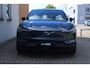 Volvo EX30 P5 Long Range Ultra Europa 69 kWh 45th Anniversary Edition | 5 jaar garantie - (2 jaar extra fabrieksgarantie) | Zwarte Interieur Bekleding | 20 inch lichtmetalen velgen | Getint glas achter | Verwarmde voorstoelen en stuurwiel | Panoramadak | 360 Graden Camera | Premium Audio By Harman Kardon | Draadloze telefoonlader | Pilot Assist | Parkeerassistent |