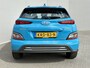 Hyundai Kona Electric EV Comfort 39 kWh / SOH 100% / Fabrieksgarantie t/m 04-2028 / Dealer Onderhouden / Stoelverwarming / Apple Carplay/Android Auto / Achteruitrijcamera / 1-fase /