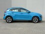 Hyundai Kona Electric EV Comfort 39 kWh / SOH 100% / Fabrieksgarantie t/m 04-2028 / Dealer Onderhouden / Stoelverwarming / Apple Carplay/Android Auto / Achteruitrijcamera / 1-fase /