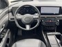 Hyundai Tucson 1.6 T-GDI PHEV Premium 4WD / Accu SoH 100 % / EAER 65 km / Leder / HUD / Navigatie / Apple Carplay Android / Stoelventilatie / Stuur-, stoel- & achterbankverwarming / 19" LM wielen & All Season banden /