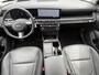 Hyundai Tucson 1.6 T-GDI PHEV Premium 4WD / Accu SoH 100 % / EAER 65 km / Leder / HUD / Navigatie / Apple Carplay Android / Stoelventilatie / Stuur-, stoel- & achterbankverwarming / 19" LM wielen & All Season banden /