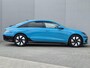 Hyundai Ioniq 6 Connect 53 kWh / SOH 100% / warmtepomp / Dealer onderhouden / Fabrieksgarantie tot 08-2028 / CCS snelladen / All season banden / Head Up Display / WLTP bereik 429 km bereik stad 589 km / Achteruitrijcamera / Apple Carplay Android Auto /