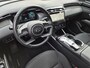 Hyundai Tucson 1.6 T-GDI PHEV Comfort Smart 4WD / SOH 97% / Dealer onderhouden / Fabrieksgarantie tot 06-2027 / 1.350 kg trekgewicht / Elektrische achterklep / Achteruitrijcamera / Stuur- & Stoelverwarming / Apple Carplay Android Auto / Adaptief cruise control /