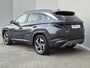 Hyundai Tucson 1.6 T-GDI PHEV Comfort Smart 4WD / SOH 97% / Dealer onderhouden / Fabrieksgarantie tot 06-2027 / 1.350 kg trekgewicht / Elektrische achterklep / Achteruitrijcamera / Stuur- & Stoelverwarming / Apple Carplay Android Auto / Adaptief cruise control /