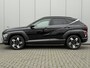 Hyundai Kona 1.6 GDI HEV Premium / Direct Leverbaar / Modeljaar 2026 / Navigatie / 18" LMV / Adaptieve Cruise Control / Parkeersensoren voor en achter / Stoelverkoeling / Stuurverwarming /