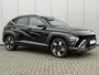 Hyundai Kona 1.6 GDI HEV Premium / Direct Leverbaar / Modeljaar 2026 / Navigatie / 18" LMV / Adaptieve Cruise Control / Parkeersensoren voor en achter / Stoelverkoeling / Stuurverwarming /