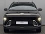 Hyundai Kona 1.6 GDI HEV Premium / Direct Leverbaar / Modeljaar 2026 / Navigatie / 18" LMV / Adaptieve Cruise Control / Parkeersensoren voor en achter / Stoelverkoeling / Stuurverwarming /