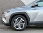 Hyundai Tucson 1.6 T-GDI HEV Comfort / Navigatie / Camera / Parkeersensoren v + a / Climate Control / 19 inch LMV / Telefoon / Dealer onderhouden auto.