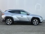 Hyundai Tucson 1.6 T-GDI HEV Comfort / Navigatie / Camera / Parkeersensoren v + a / Climate Control / 19 inch LMV / Telefoon / Dealer onderhouden auto.