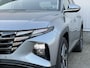Hyundai Tucson 1.6 T-GDI HEV Comfort / Navigatie / Camera / Parkeersensoren v + a / Climate Control / 19 inch LMV / Telefoon / Dealer onderhouden auto.