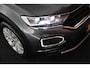 Volkswagen T-Roc 1.5 TSI 150pk DSG Sport LED Trekhaak Camera Virtual Cockpit Navigatie