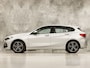 BMW 1-Serie 118i Sport Automaat (APPLE CARPLAY, GROOT NAVI, CLIMATE, LEDER, SPORTSTOELEN, PARKEERSENSOREN, CRUISE, LANE ASSIST, NIEUWSTAAT)