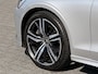 Volvo V60 2.0 B3 Momentum Advantage Sportstoelen / Trekhaak / Camera / Dealer Onderhouden