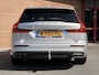 Volvo V60 2.0 B3 Momentum Advantage Sportstoelen / Trekhaak / Camera / Dealer Onderhouden