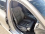 Volvo V60 2.0 B3 Momentum Advantage Sportstoelen / Trekhaak / Camera / Dealer Onderhouden
