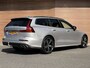 Volvo V60 2.0 B3 Momentum Advantage Sportstoelen / Trekhaak / Camera / Dealer Onderhouden