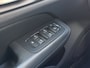 Volvo V60 2.0 B3 Momentum Advantage Sportstoelen / Trekhaak / Camera / Dealer Onderhouden