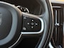 Volvo V60 2.0 B3 Momentum Advantage Sportstoelen / Trekhaak / Camera / Dealer Onderhouden