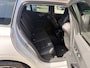 Volvo V60 2.0 B3 Momentum Advantage Sportstoelen / Trekhaak / Camera / Dealer Onderhouden